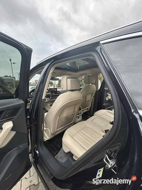 Używany Audi Q5 2018 Granatowy SUV