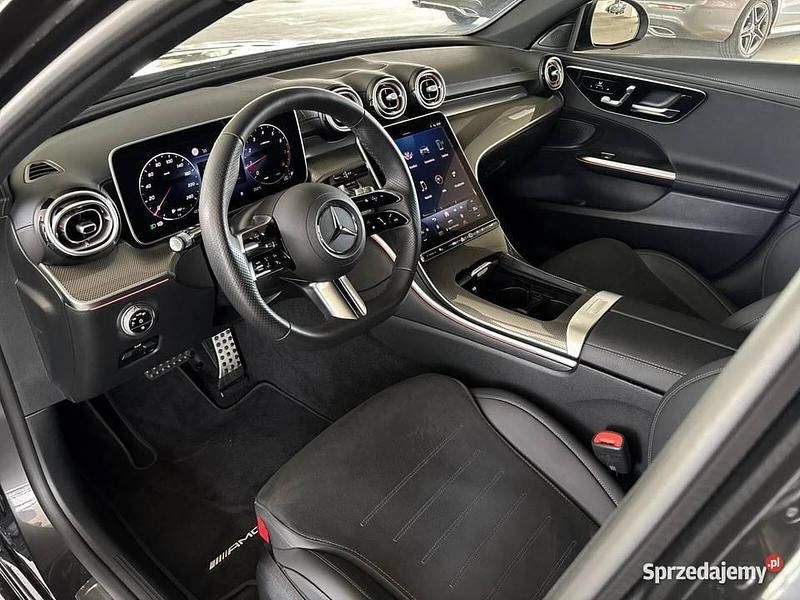 Używany Mercedes C200 2024