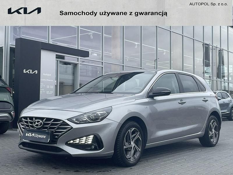 Srebrny (metalik) Używany 2024 Hyundai i30 Hatchback | 86 900 zł (Drogi) - Obraz 1/4