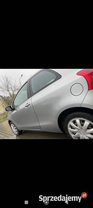 Używany Toyota Yaris 69 KM (50 kW) 2007 Szary Hatchback