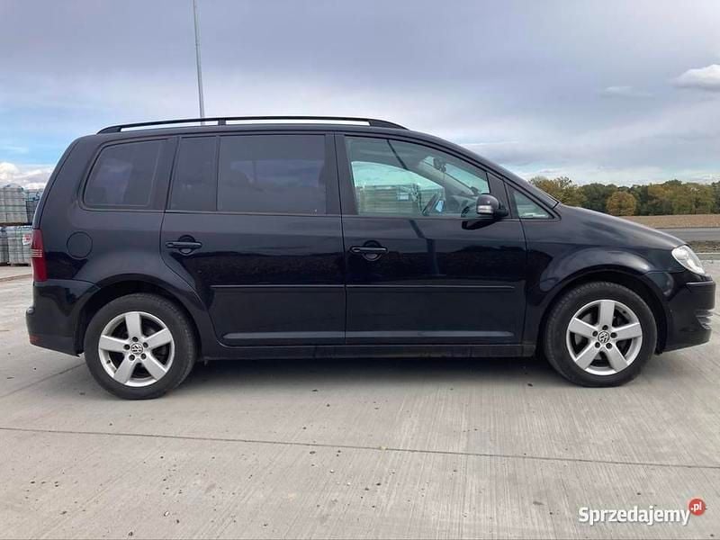 Czarny Używany 2007 VW Touran Minivan | 13 300 zł (Dobra cena) - Obraz 1/4