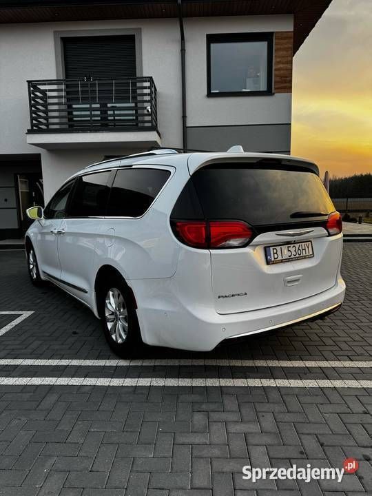 Biały Używany 2019 Chrysler Pacifica SUV | 96 900 zł (Uczciwa cena) - Obraz 1/4