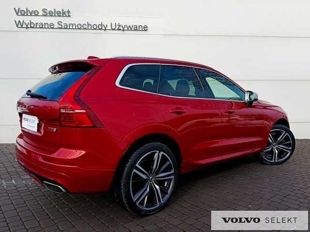Używany Volvo XC60 250 KM (183 kW) 2019 Czerwony SUV