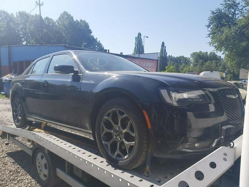 Używany Chrysler 300C 300 KM (220 kW) 2017 Czarny Sedan/Limuzyna