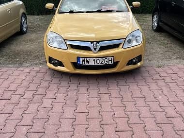 Żółty Używany 2006 Opel Tigra Hatchback | 9000 zł (Uczciwa cena) - Obraz 1/4