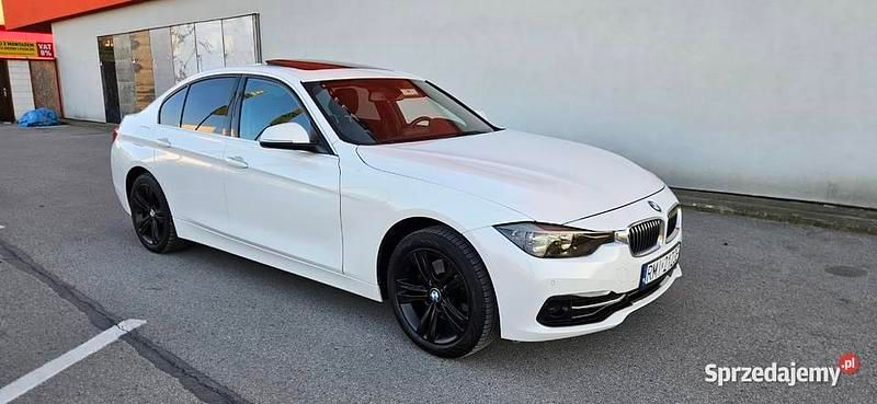 Używany BMW 330 2017
