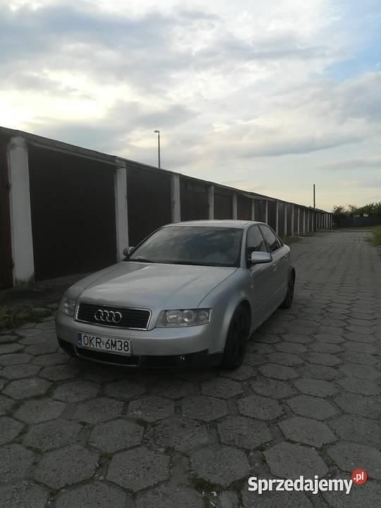 Srebrny Używany 2001 Audi A4 S-Line Sedan/Limuzyna | 8500 zł (Uczciwa cena) - Obraz 1/4