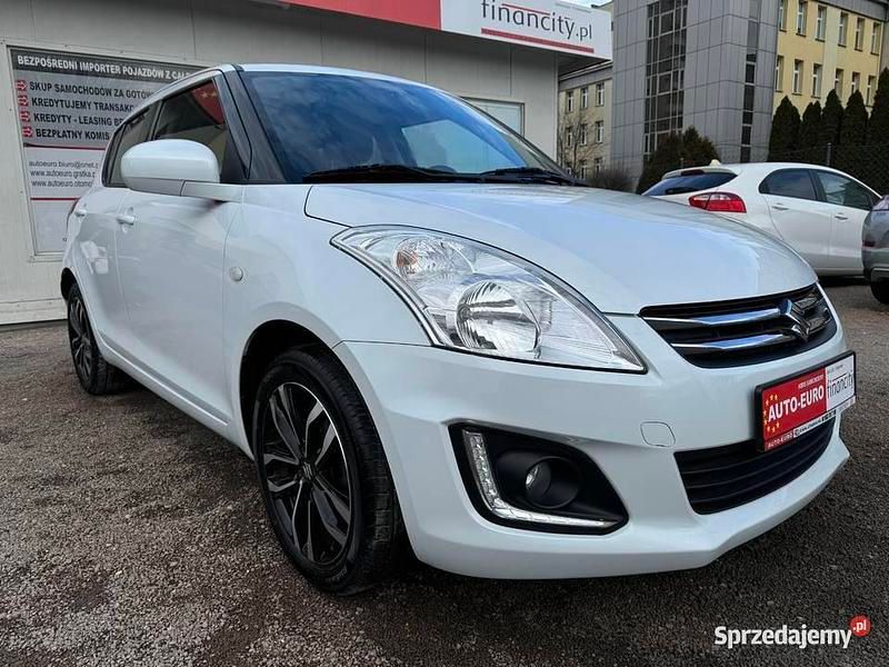 Używany Suzuki Swift 2015 Biały Hatchback