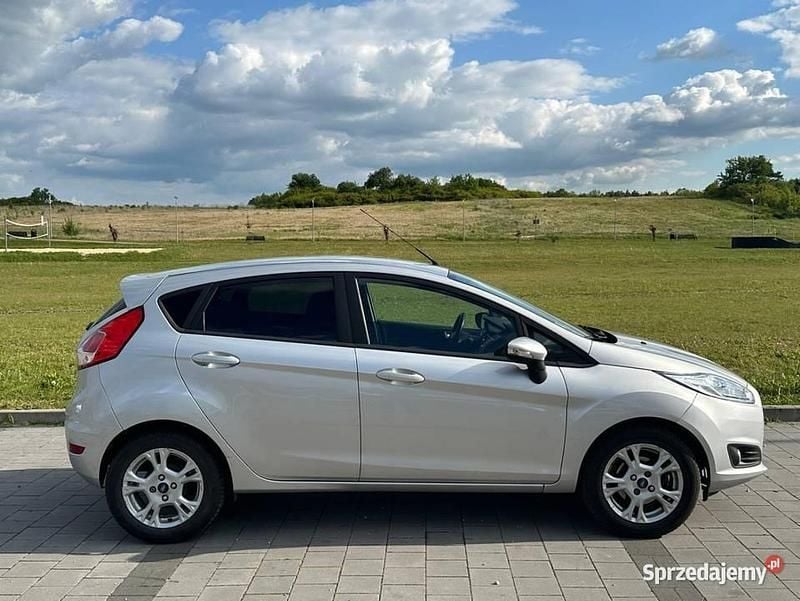 Srebrny Używany 2016 Ford Fiesta Hatchback | 24 900 zł (Dobra cena) - Obraz 1/4