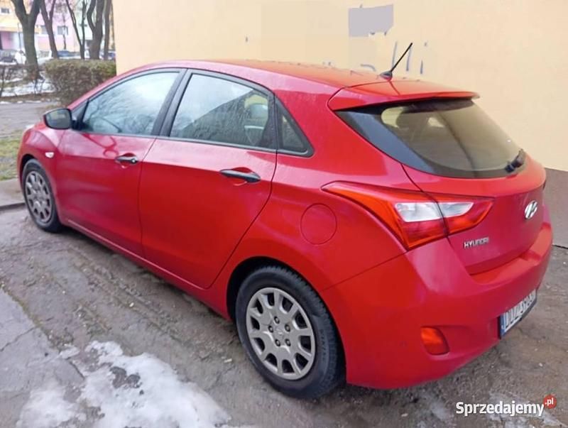 Używany Hyundai i30 2013 Czerwony Hatchback
