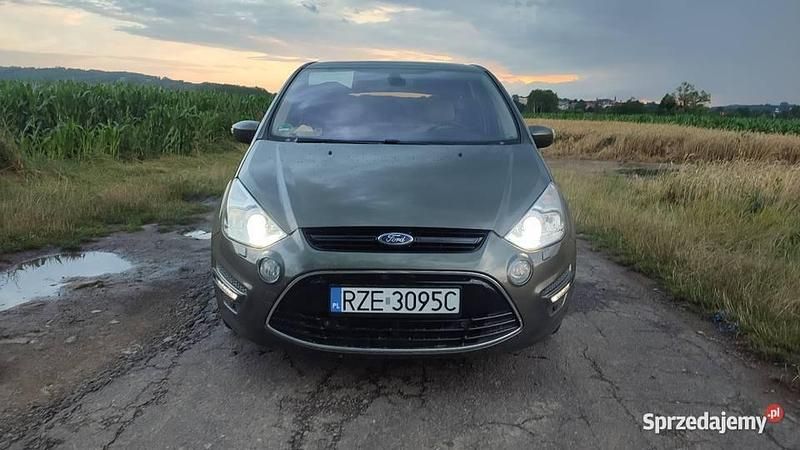 Używany Ford S-MAX S 2011 Zielony Minivan