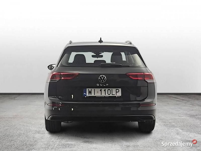 Używany VW Golf VIII Life 115 KM (84 kW) 2021 Czarny Kombi