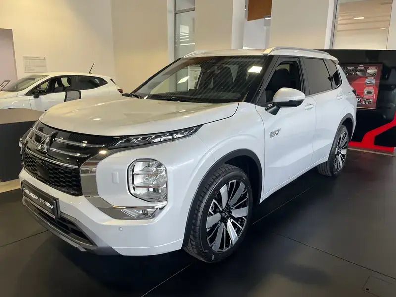 Biały Nowe 2025 Mitsubishi Outlander P-HEV SUV | 270 890 zł - Obraz 1/4