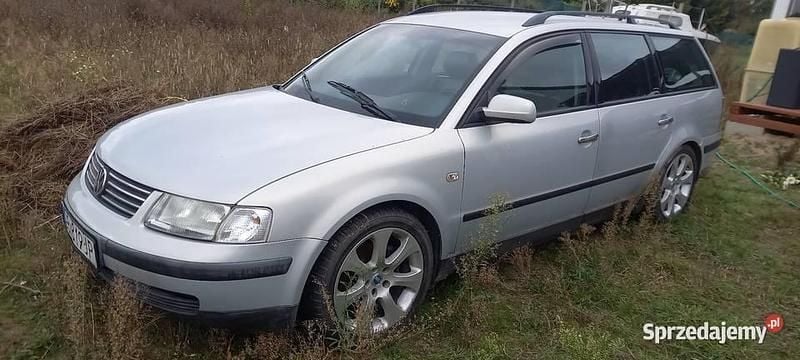 Srebrny Używany 2001 VW Passat Kombi | 2999 zł (Super Cena) - Obraz 1/4