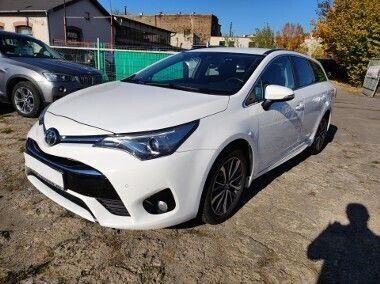 Biały Używany 2017 Toyota Avensis Kombi | 69 900 zł (Drogi) - Obraz 1/4