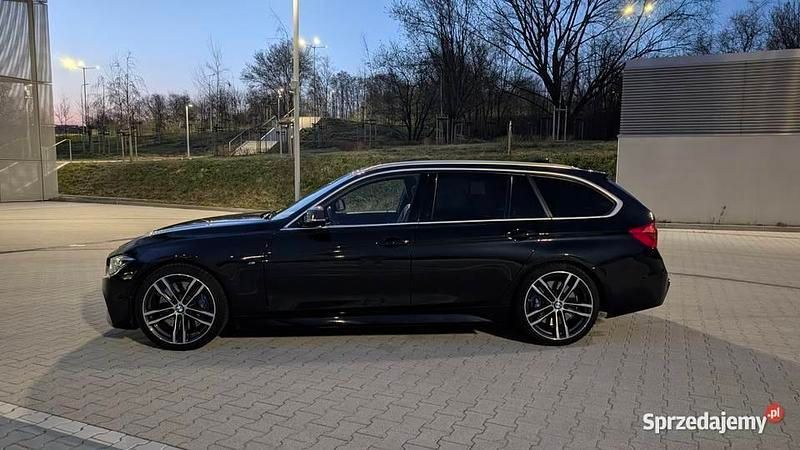 Czarny Używany 2018 BMW 330 M Performance Kombi | 98 000 zł (Drogi) - Obraz 1/4
