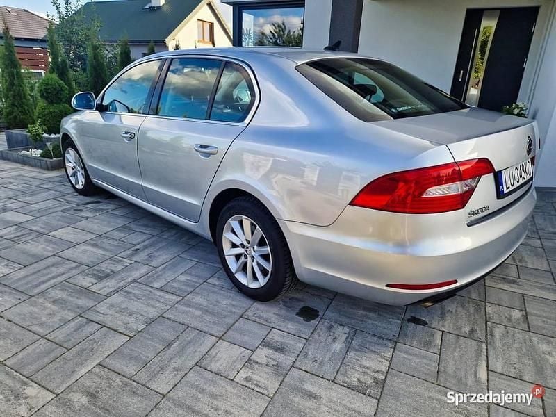 Używany Skoda Superb Ambition 2013 Srebrny Sedan/Limuzyna