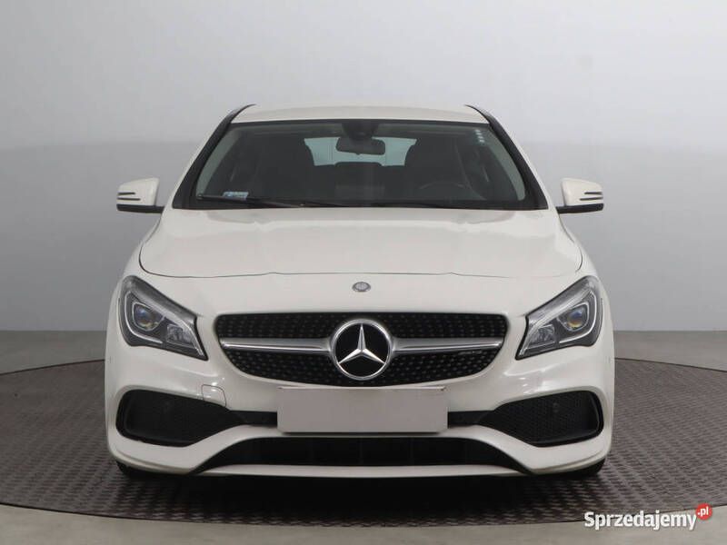 Biały Używany 2017 Mercedes CLA200 Kombi | 75 999 zł (Dobra cena) - Obraz 1/4