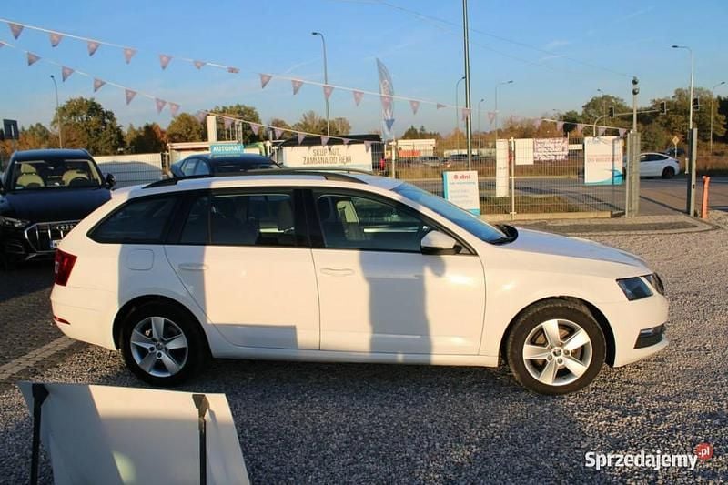Używany Skoda Octavia Ambition 2020 Biały Kombi