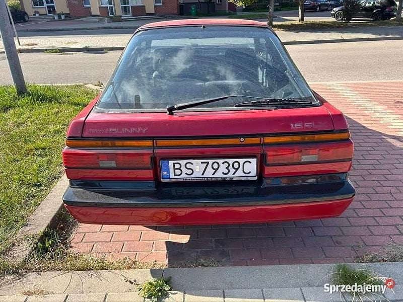 Używany Nissan Sunny 1986 Czerwony Coupe