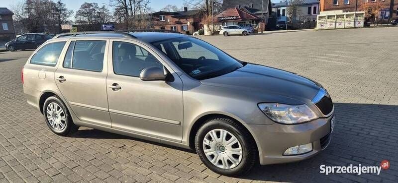 Używany 2010 Skoda Octavia | 15 500 zł (Uczciwa cena) - Obraz 1/4