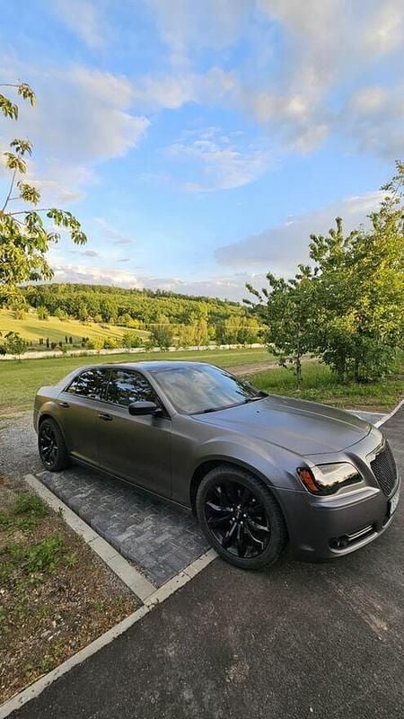 Szary Używany 2014 Chrysler 300S SUV | 67 999 zł - Obraz 1/4