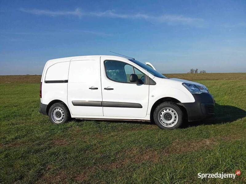 Używany 2018 Peugeot Partner Minivan | 35 000 zł (Uczciwa cena) - Obraz 1/4