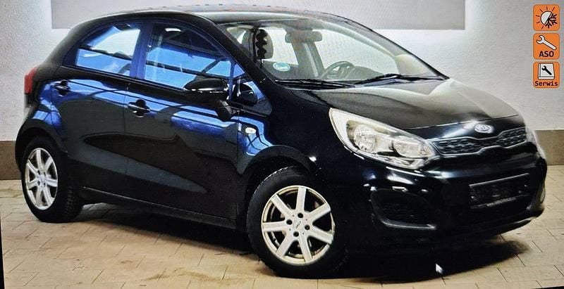 Czarny Używany 2012 Kia Rio Sport Hatchback | 24 400 zł (Uczciwa cena) - Obraz 1/4