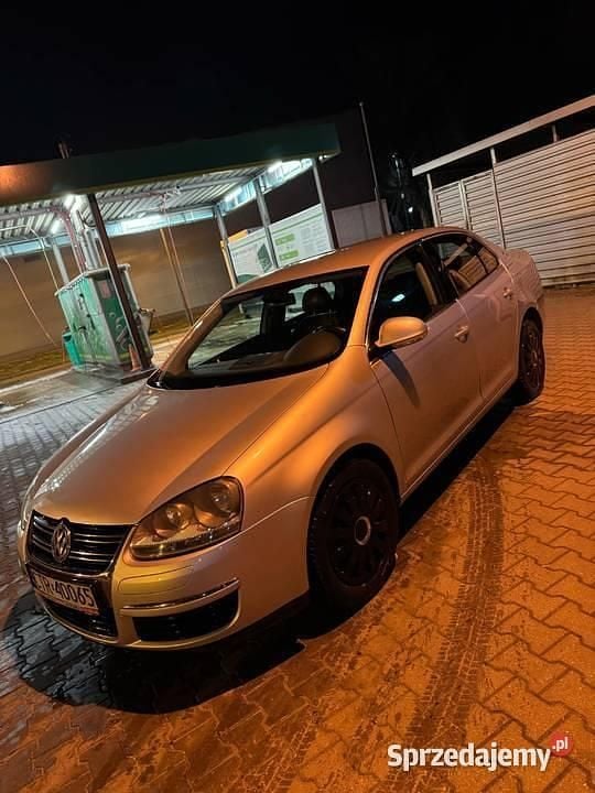Używany VW Jetta 105 KM (77 kW) 2007 Srebrny Sedan/Limuzyna