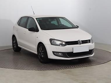 Biały Używany 2012 VW Polo Hatchback | 17 999 zł (Uczciwa cena) - Obraz 1/4