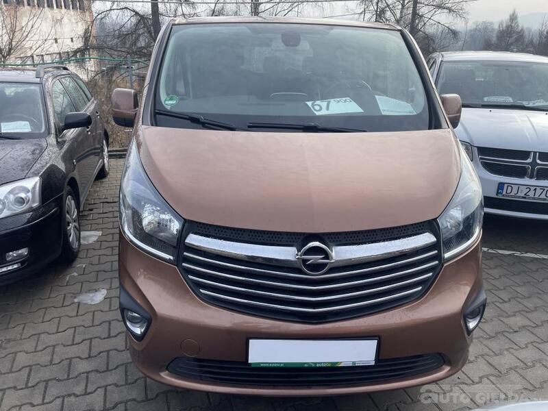 Używany Opel Vivaro 140 KM (102 kW) 2015 Brązowy metalik Minivan