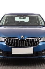 Używany Skoda Superb 150 KM (110 kW) 2022 Niebieski Sedan/Limuzyna
