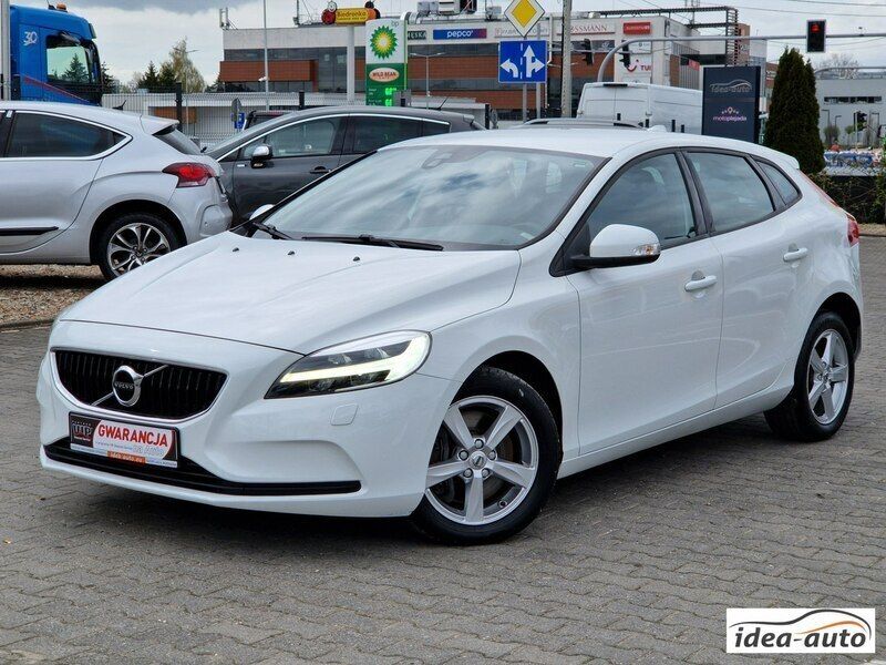 Biały Używany 2017 Volvo V40 Business Edition Kombi | 49 900 zł (Uczciwa cena) - Obraz 1/4