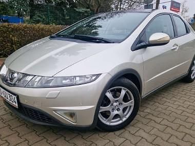 Używany Honda Civic 140 KM (102 kW) 2006 Inny kolor Sedan/Limuzyna