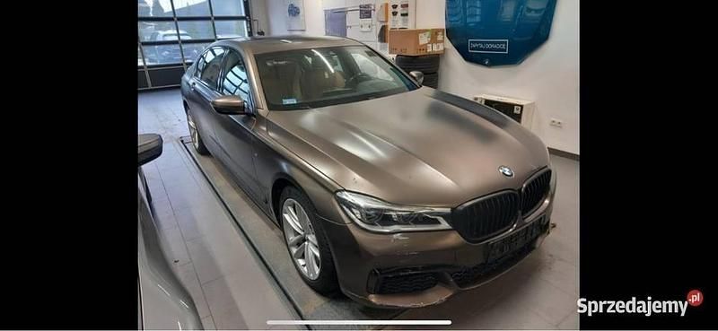 Brązowy Używany 2020 BMW 740L Comfort Edition Sedan/Limuzyna | 94 900 zł - Obraz 1/4