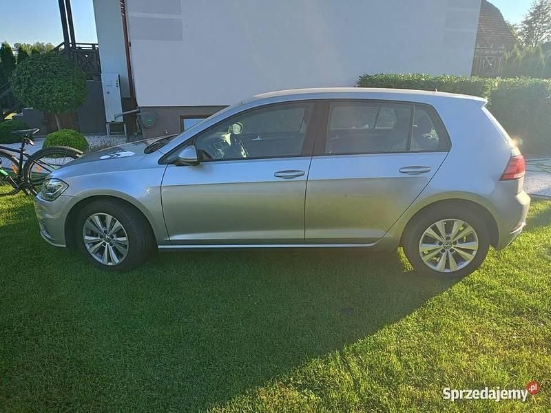 Używany VW Golf VII 2018 Srebrny Sedan/Limuzyna