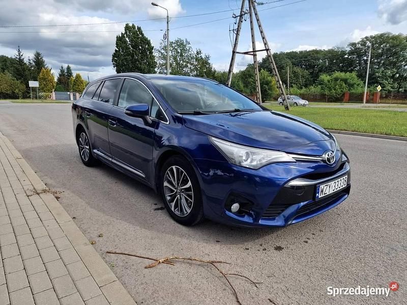 Granatowy Używany 2015 Toyota Avensis Kombi | 39 900 zł (Uczciwa cena) - Obraz 1/4