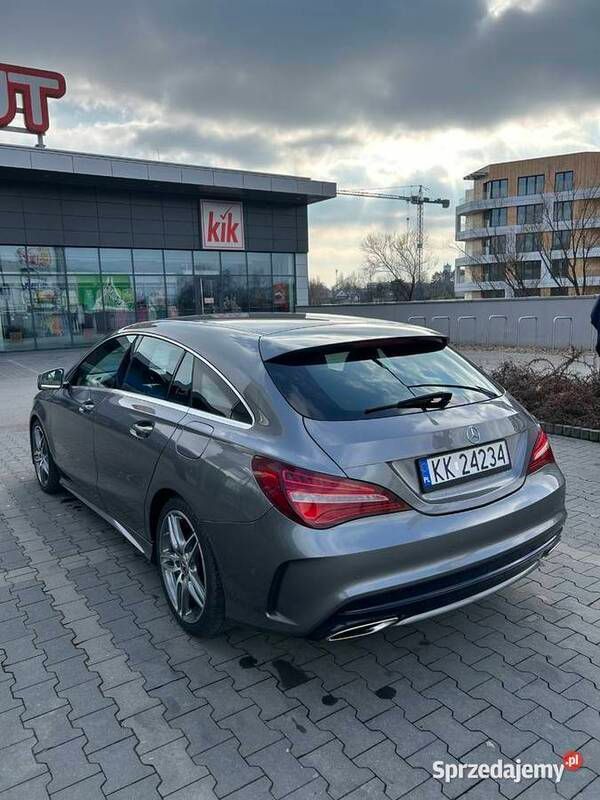 Szary Używany 2017 Mercedes CLA180 AMG line Sedan/Limuzyna | 75 000 zł (Super Cena) - Obraz 1/4