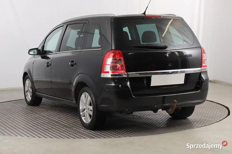 Używany Opel Zafira 2010 Czarny Minivan