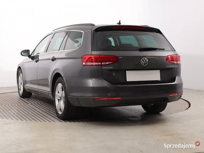 Używany VW Passat 150 KM (110 kW) 2017 Szary Kombi