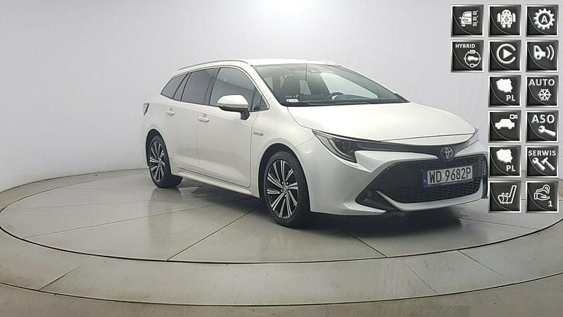 Biały Używany 2021 Toyota Corolla Comfort Kombi | 86 850 zł - Obraz 1/4