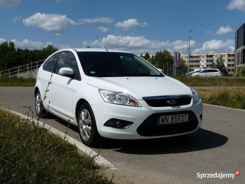 Biały Używany 2011 Ford Focus Viva Hatchback | 12 900 zł (Uczciwa cena) - Obraz 1/4