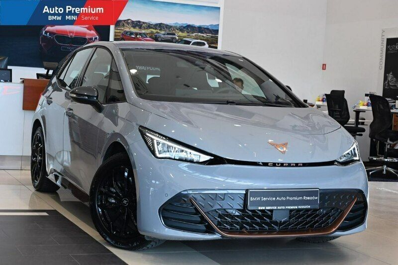 Szary (metalik) Używany 2024 Cupra Born Hatchback | 149 900 zł - Obraz 1/4