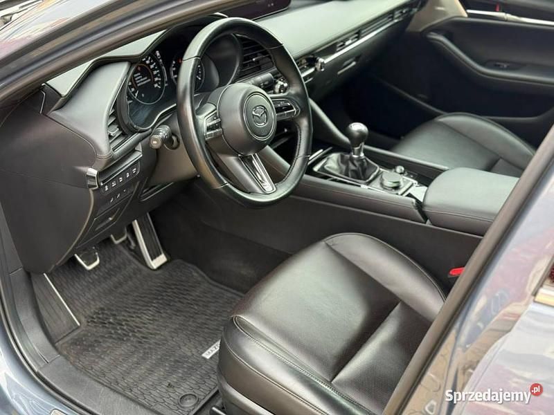 Używany Mazda 3 Luxury 186 KM (136 kW) 2023 Szary Hatchback
