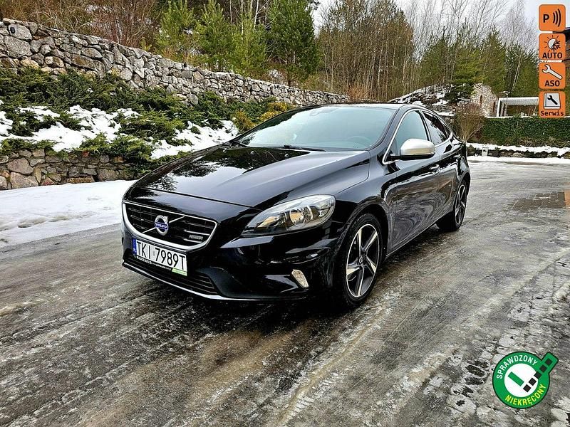 Używany Volvo V40 R-Design 120 KM (88 kW) 2014 Czarny (metalik) Hatchback