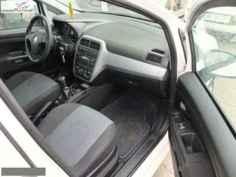 Używany Fiat Grande Punto 77 KM (56 kW) 2010 Biały Hatchback