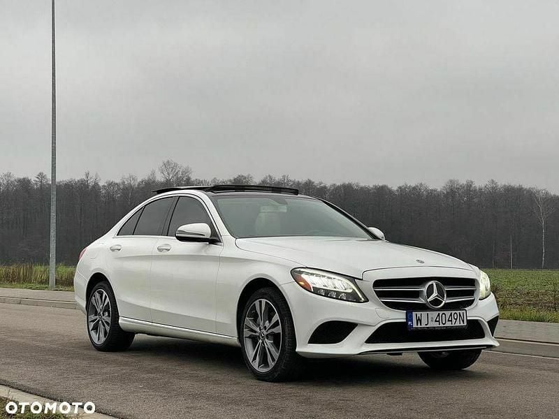 Biały Używany 2020 Mercedes C300 Sedan/Limuzyna | 125 000 zł (Uczciwa cena) - Obraz 1/4
