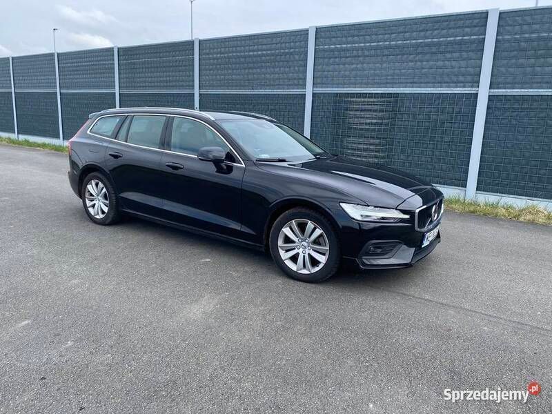 Używany 2020 Volvo V60 Momentum Kombi | 147 500 zł - Obraz 1/4