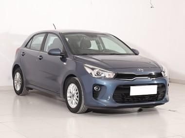 Używany Kia Rio 101 KM (74 kW) 2017 Niebieski Hatchback