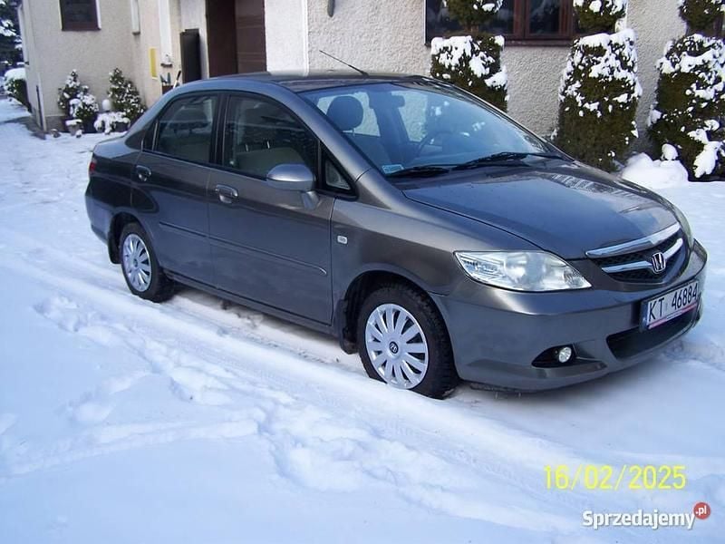 Używany Honda City 2006 Brązowy Sedan/Limuzyna